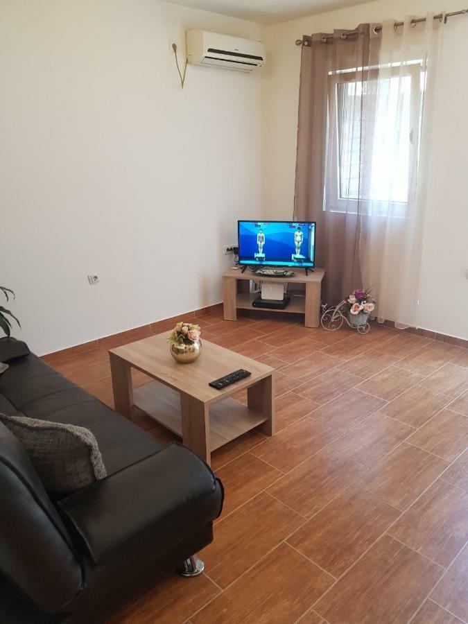 Apartment Aleksandar Kotor Exterior photo